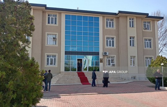 "Sədərək" postundan rüşvətlə dərman keçirilməsində ittiham olunan gömrükçülərin məhkəməsi başlayıb