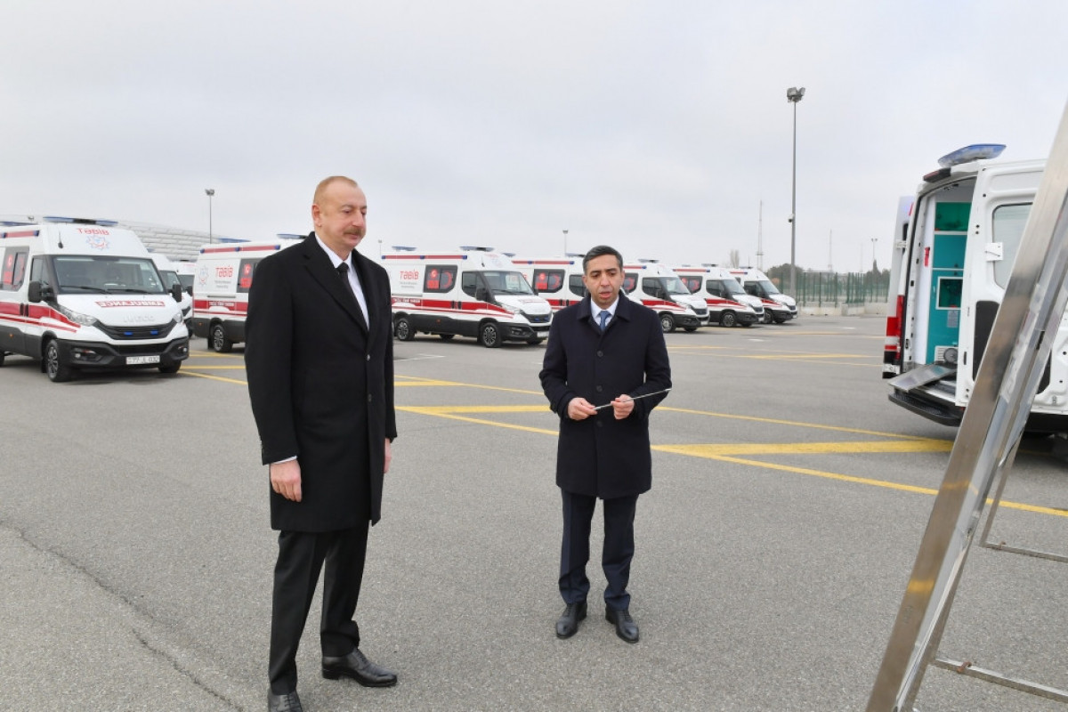Prezident İlham Əliyev yeni alınmış müasir təcili tibbi yardım avtomobilləri ilə tanış olub - FOTO  - YENİLƏNİB 