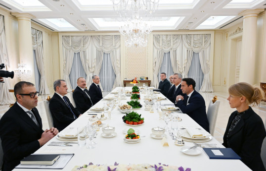 Prezident İlham Əliyevin NATO-nun Baş katibi ilə şam yeməyi əsnasında geniş tərkibdə görüş olub