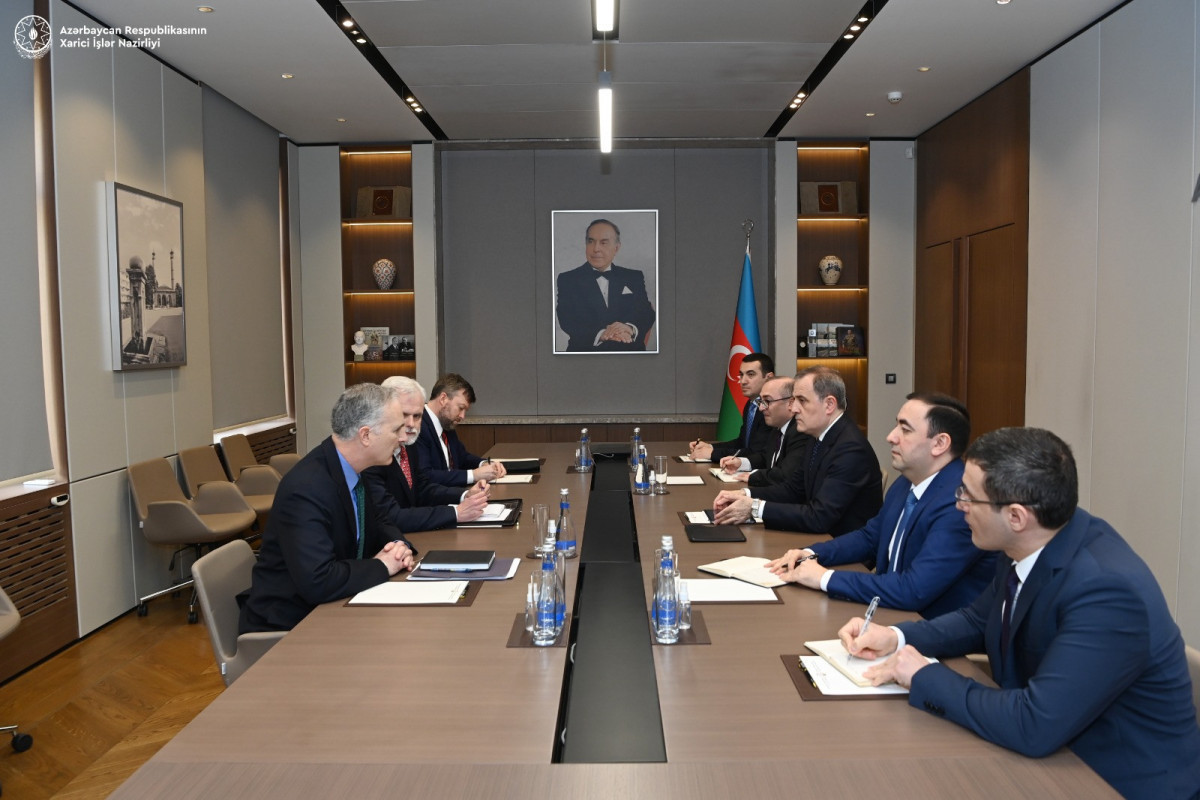 Глава МИД Азербайджана обсудил с Луи Боно ряд аспектов процесса нормализации отношений с Арменией