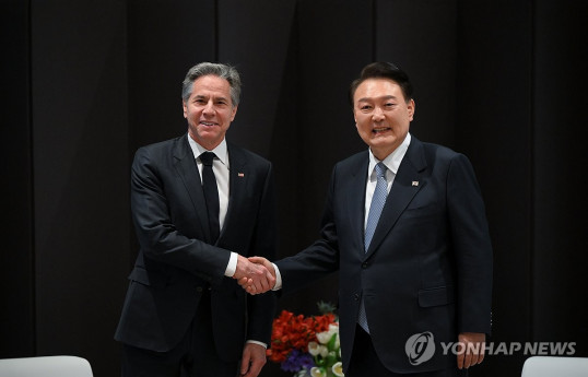 ABŞ dövlət katibi Entoni Blinken və Cənubi Koreya prezidenti Yoon Suk Yeol