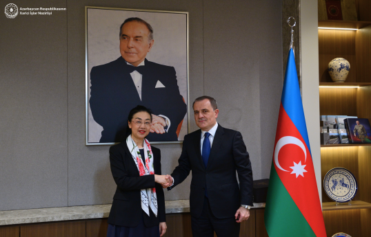 Ceyhun Bayramov Çin səfirini diplomatik fəaliyyətinin başa çatması münasibətilə qəbul edib