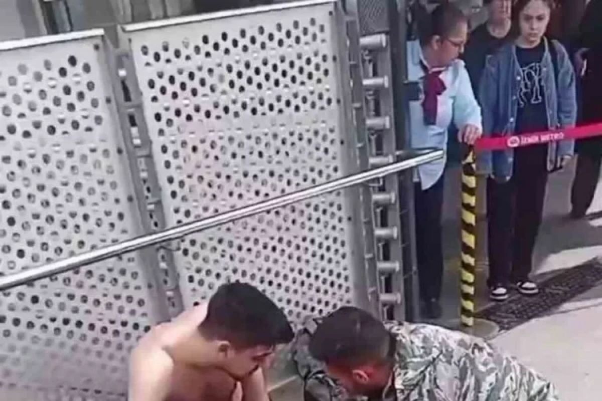 Türkiyədə dayanacaqda atışma olub, ölən və yaralananlar var