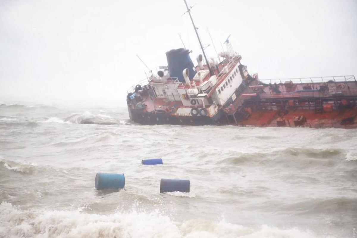 Yaponiyada tanker aşıb, ekipajın yeddi üzvü itkin düşüb