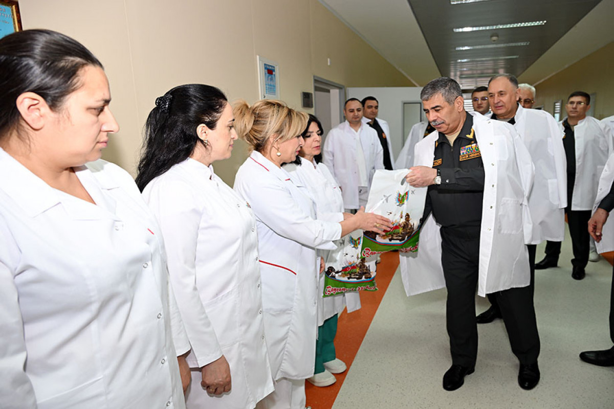 Zakir Həsənov hərbi hospitalı ziyarət edib  - FOTO  - VİDEO 