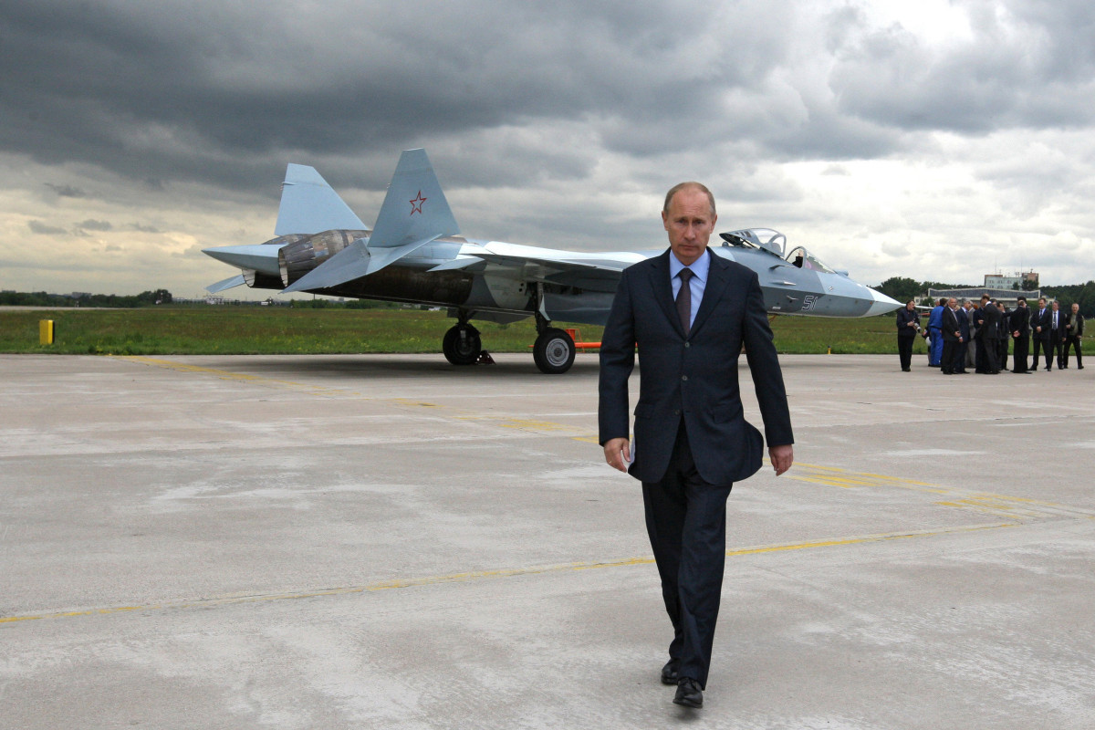 Putin: “F-16-lar Rusiyaya qarşı istifadə edilərsə, onlar qanuni hədəfə çevriləcək”