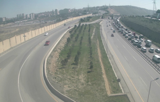 Bakı dairəvi yolunda qəza olub, sıxlıq yaranıb - FOTO 