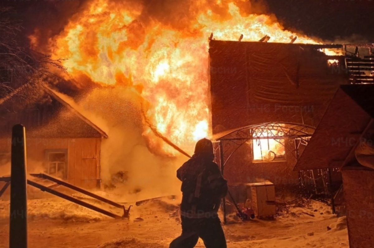 Rusiyada yaşayış evi yandı, 3 uşaq həlak odu