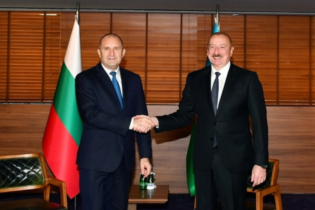 Президент Болгарии Румен Радев позвонил Президенту Ильхаму Алиеву, выразил сожаление по поводу переноса своего визита в Баку