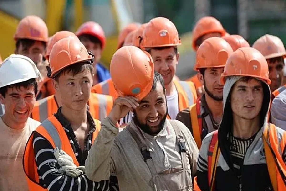 Таджикистан усилил работу с трудовыми мигрантами после теракта в РФ