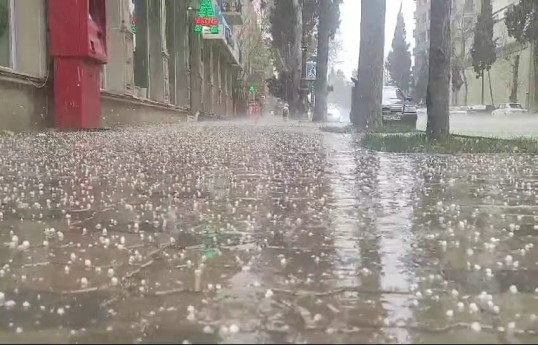 Gəncəyə dolu düşüb - FOTO 