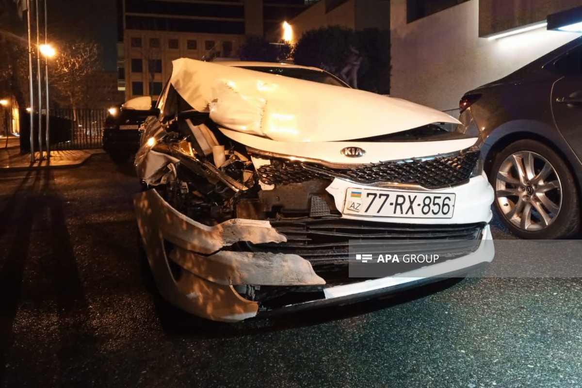 Bakıda “TikTok” fenomenləri qəza zamanı xəsarət alıblar  - FOTO 