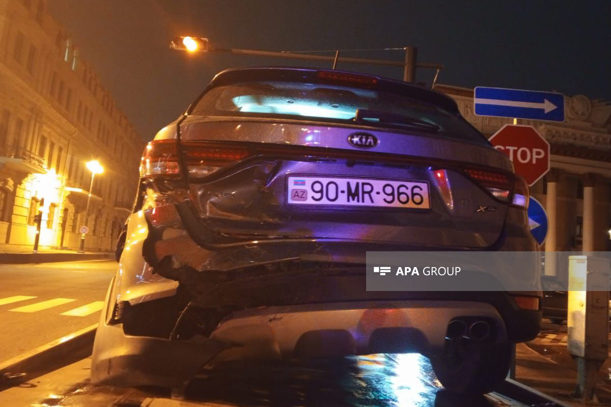 Bakıda “TikTok” fenomenləri qəza zamanı xəsarət alıblar  - FOTO 