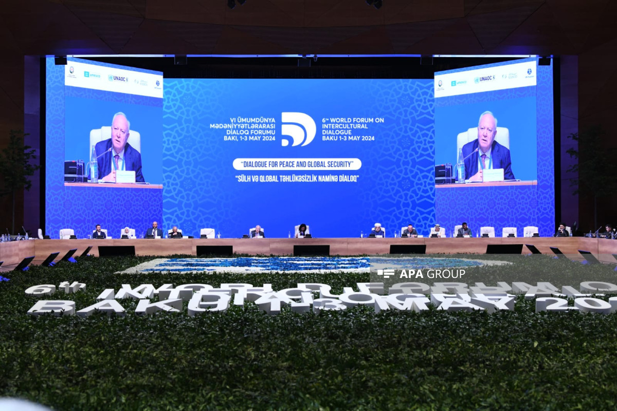 Moratinos: Dinlərarası dialoq siyasətin əsas hissələrindən olmalıdır
