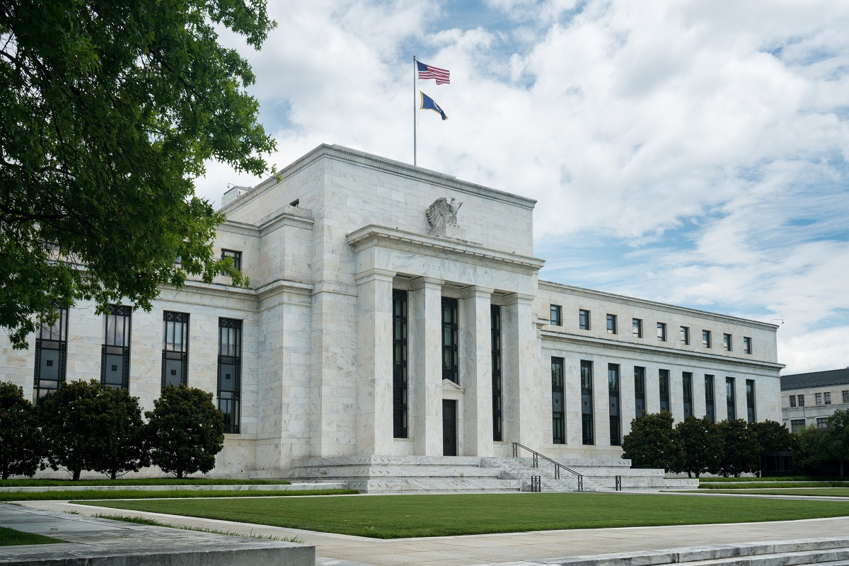 ФРС США сохранила базовую процентную ставку на уровне 5,25-5,5%