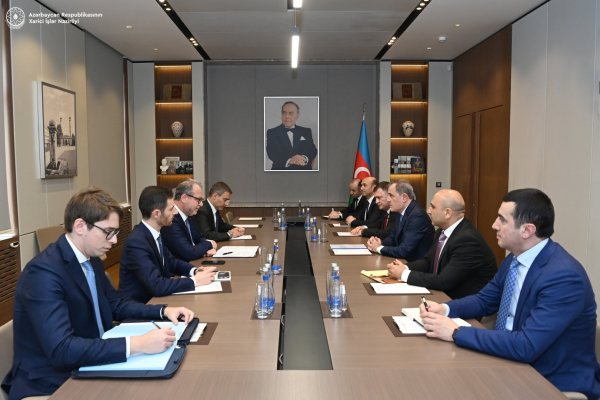 Azerbaijan, Italy discuss bilateral and multilateral cooperation