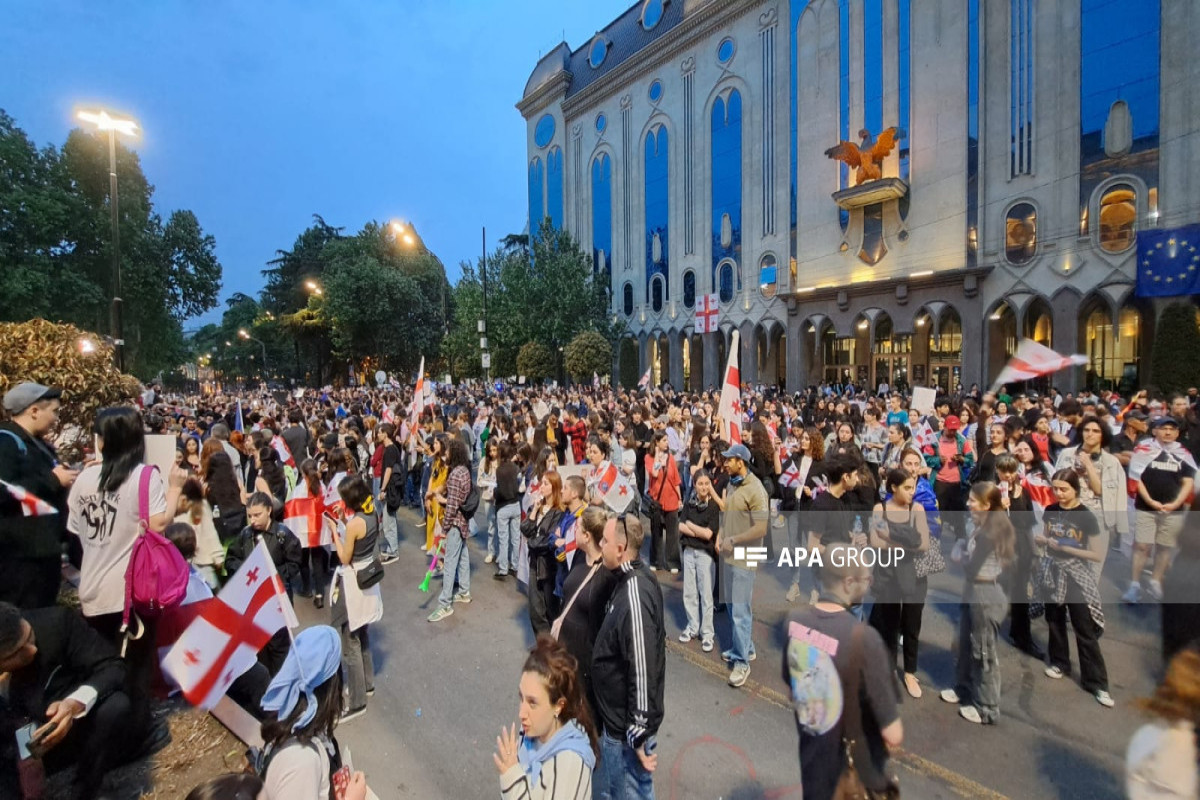 В Тбилиси возобновилась акция протеста перед парламентом - <span class="red_color">ФОТО