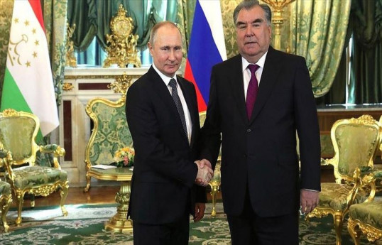 Putin Rəhmonla tacik miqrantlarla bağlı problemi müzakirə edib