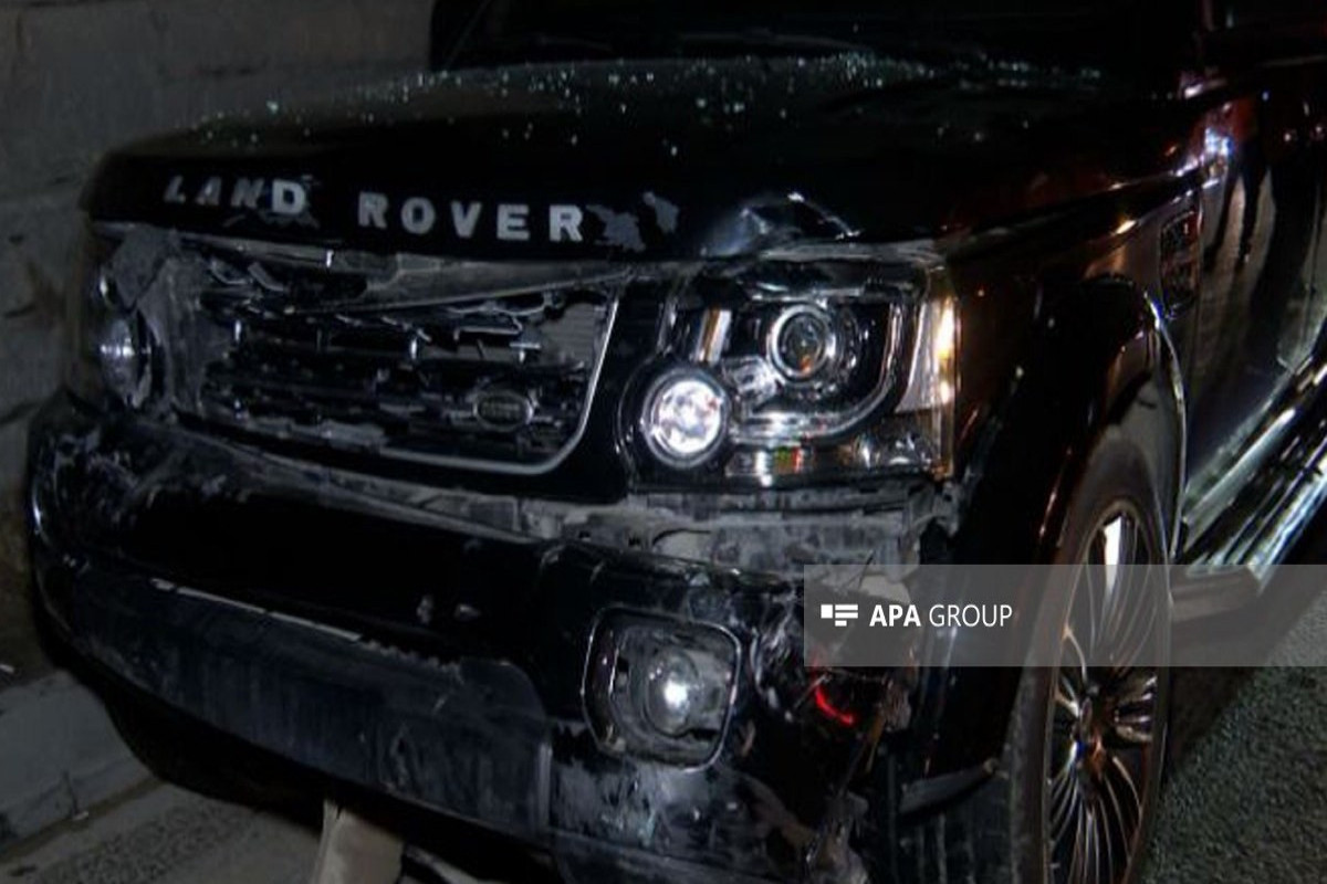 Bakıda “Land Rover” markalı minik avtomobili yanıb