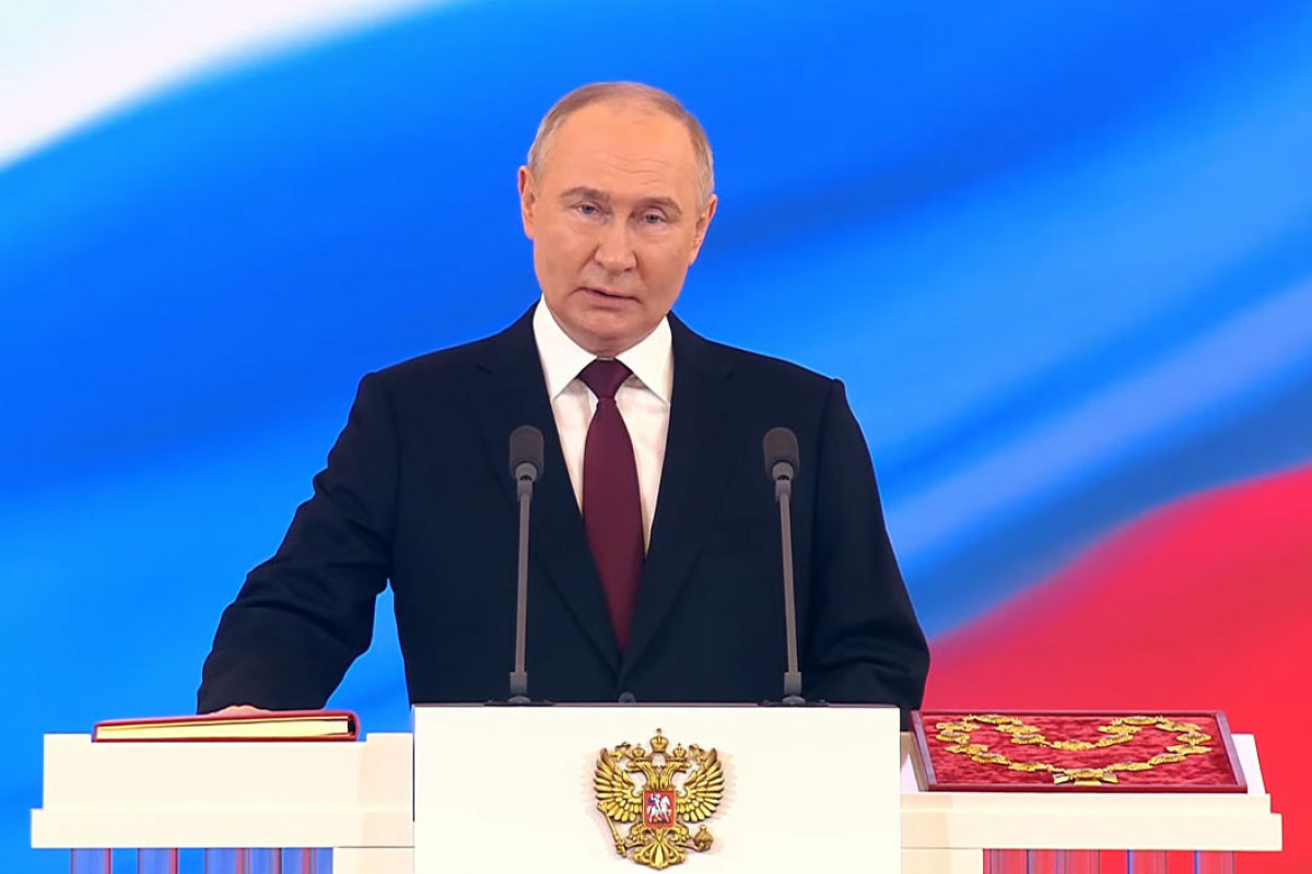 Putin rəsmi olaraq beşinci dəfə Rusiya prezidenti vəzifəsinin icrasına başlayıb - YENİLƏNİB 