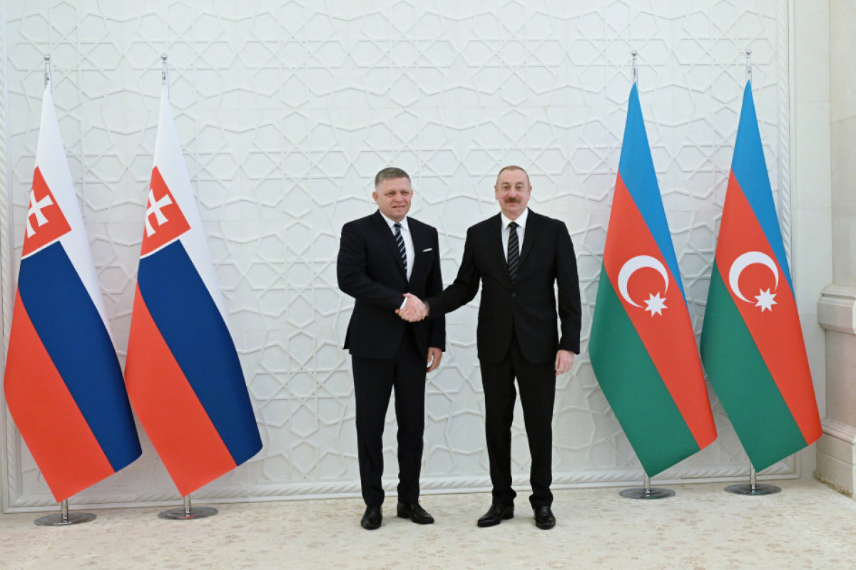 Prime Minister invites Azerbaijani President to visit Slovakia