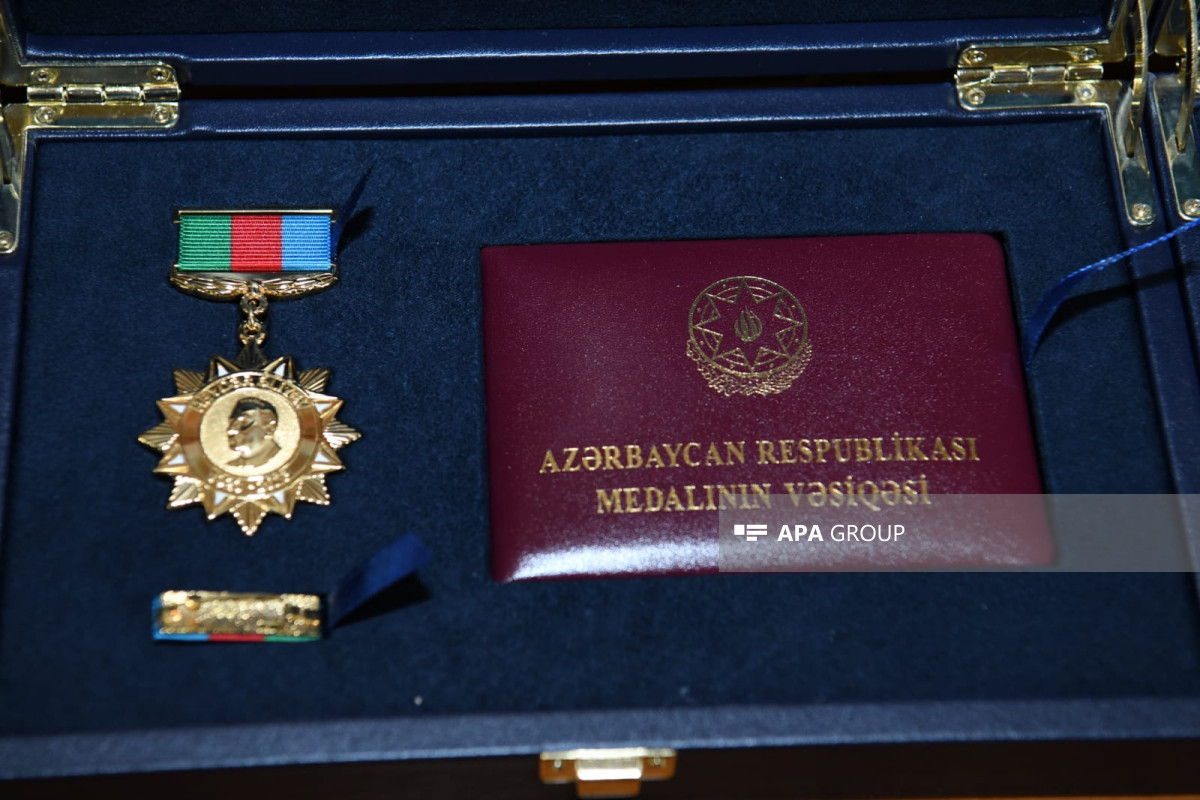 Mədəniyyət xadimlərinə "Heydər Əliyevin 100 illiyi" yubiley medalı təqdim edilib  - <span class="red_color">FOTO