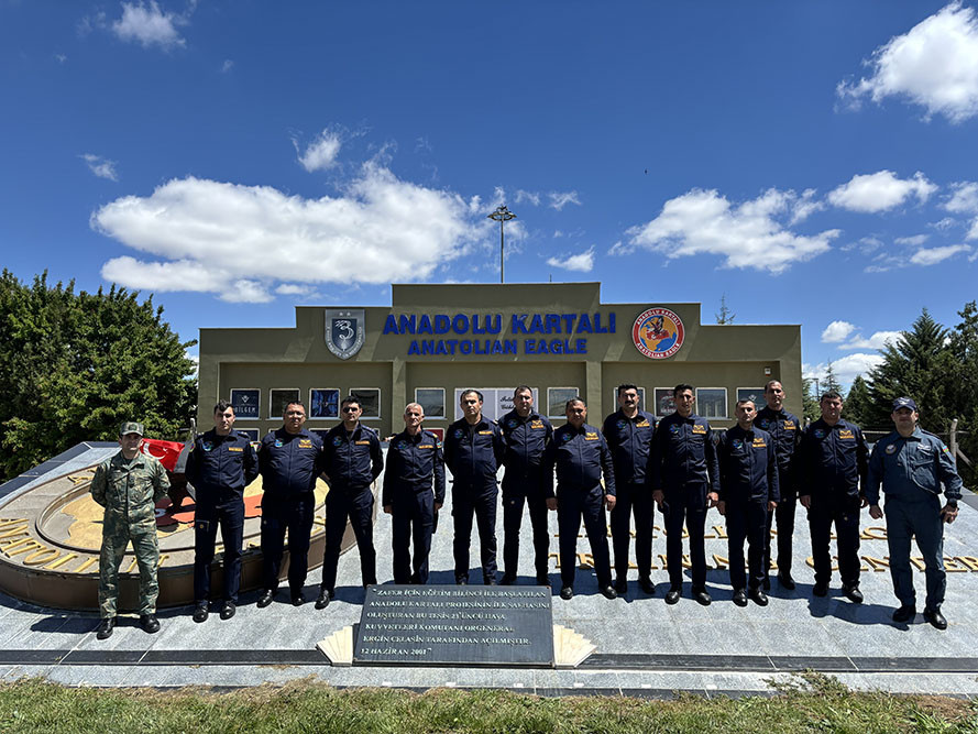 Azərbaycan paraşütçüləri Konyada keçirilən beynəlxalq axtarış-xilasetmə təlimində iştirak edirlər
