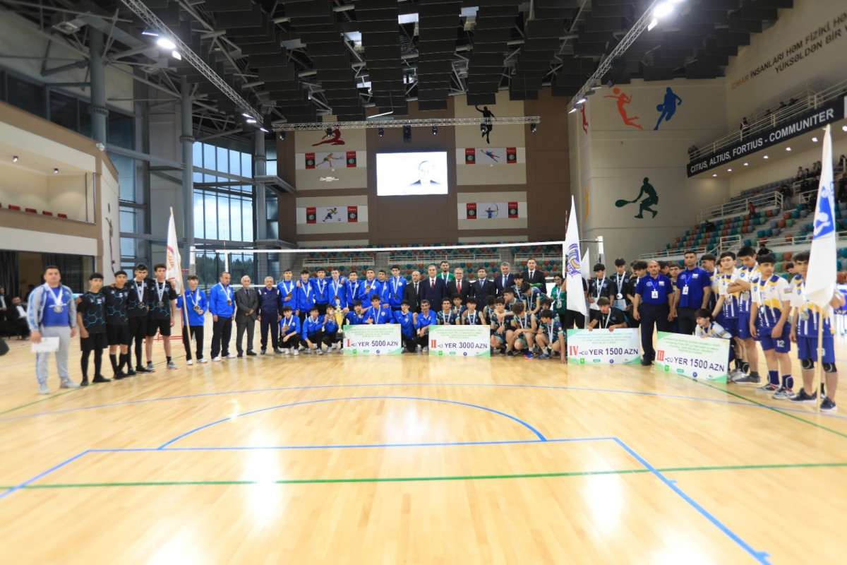 Gəncədə Ulu Öndərin anadan olmasının 101-ci ildönümünə həsr olunmuş Respublika Voleybol Turniri keçirilib