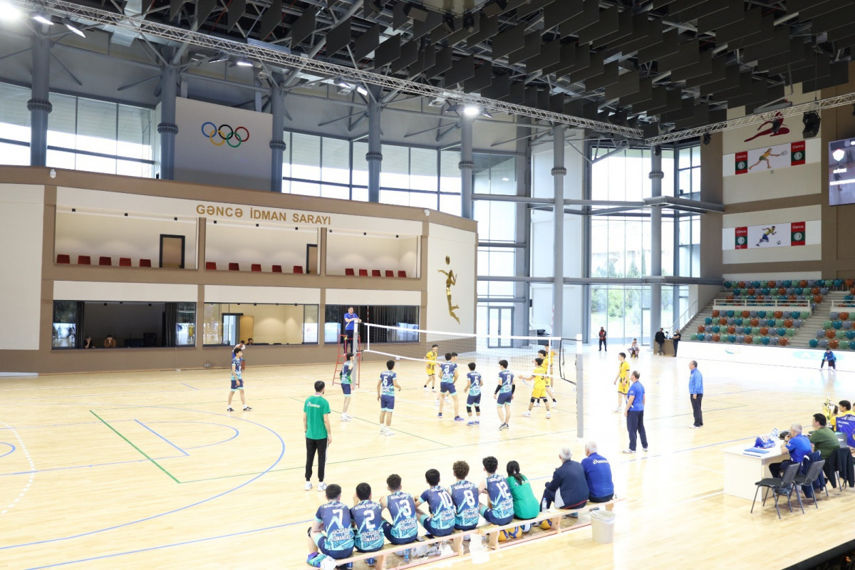 Gəncədə Ulu Öndərin anadan olmasının 101-ci ildönümünə həsr olunmuş Respublika Voleybol Turniri keçirilib