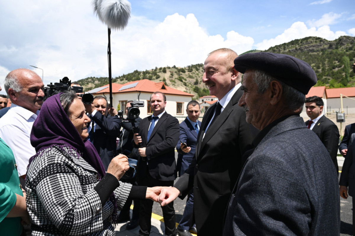 Prezident Laçının Sus kəndinə köçmüş sakinlərlə görüşüb - YENİLƏNİB 