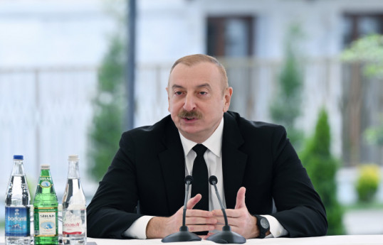 Prezident İlham Əliyev şuşalılarla görüşdə şəhərdəki tarixi abidələrin bərpasından danışıb