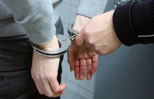 Polis İrəvanda Paşinyana etiraz edən altı nəfəri saxlayıb, onlardan silah götürülüb