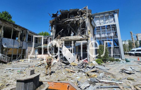Ukrayna Donetsk və Luqanska raket zərbələri endirib, 9 nəfər ölüb - VİDEO 