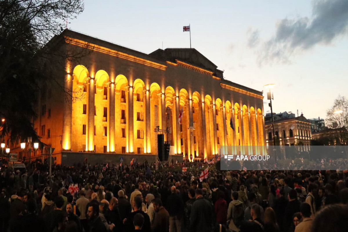 Tbilisidə parlament binası önündə aksiyada 20 nəfər saxlanılıb