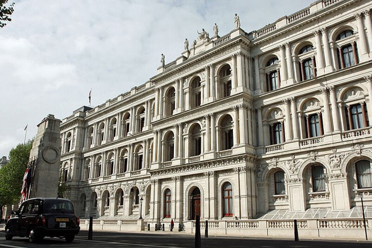 Çin səfiri Britaniya XİN-ə çağırılıb