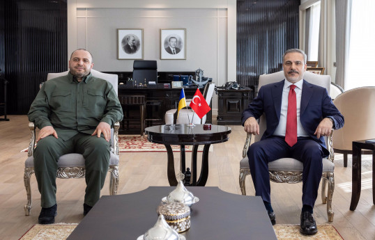 Hakan Fidan Ukraynanın müdafiə naziri ilə görüşüb
