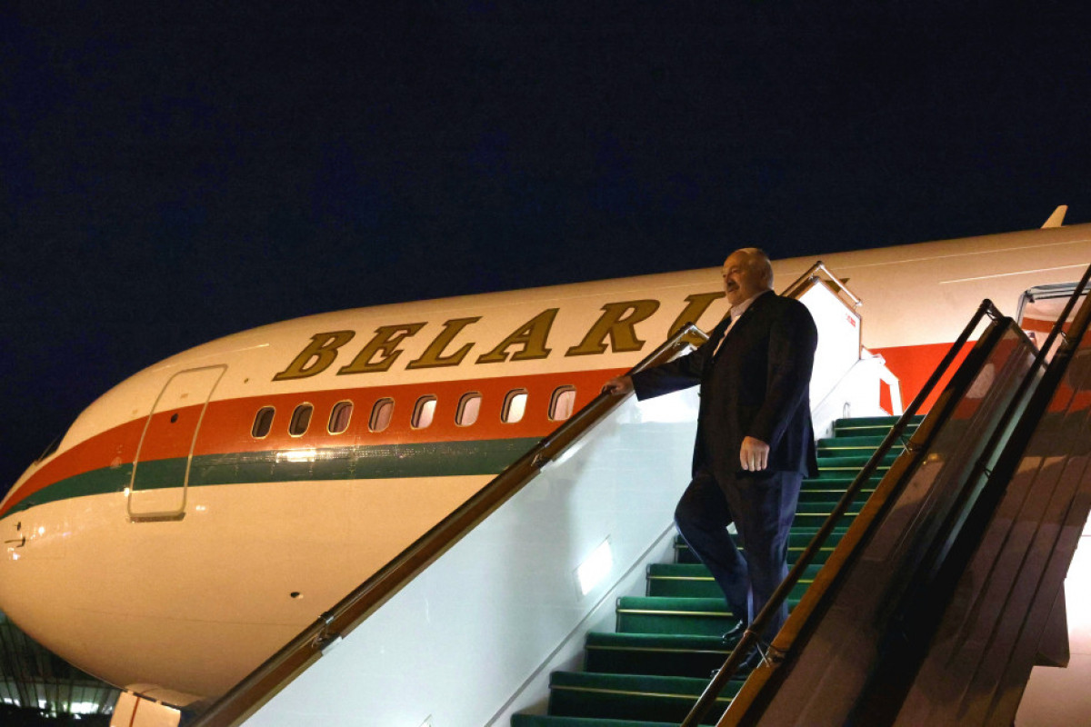 Belarus Prezidenti Aleksandr Lukaşenko Azərbaycana dövlət səfərinə gəlib - <span class="red_color">FOTO