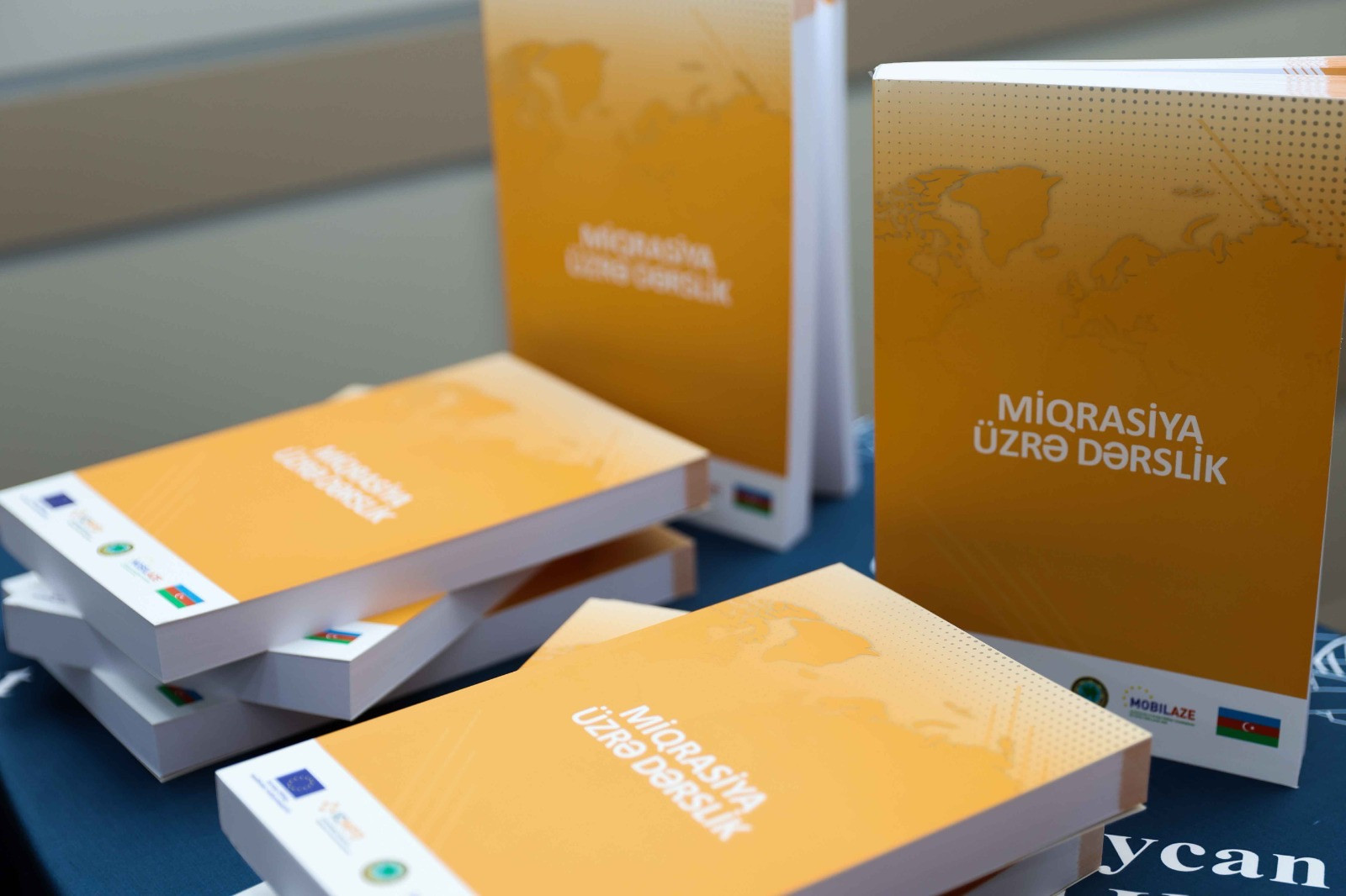UNEC-də Aİ-nin maliyyələşdirdiyi "Miqrasiya" dərsliyinin təqdimatı keçirilib