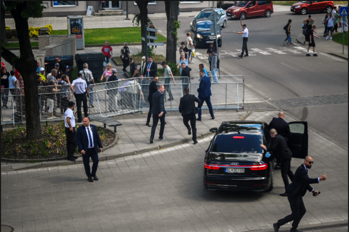 Reuters: Slovakiya Fikonu öldürməyə cəhd edən şəxsin təkbaşına hərəkət etmədiyi versiyasını yoxlayır