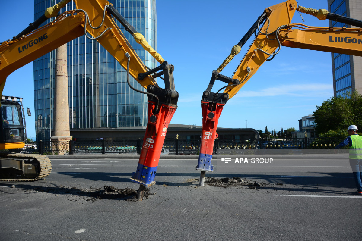 Демонтаж моста Джаваншира в Баку