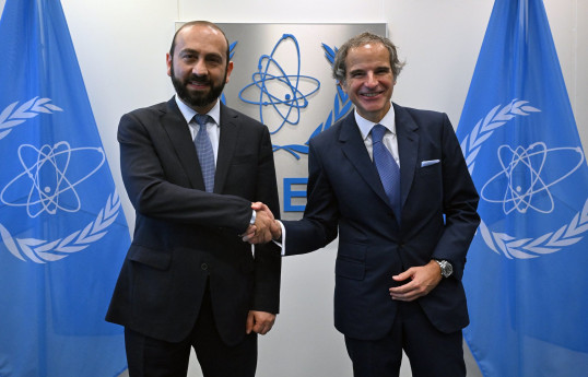 Ermənistan xarici işlər naziri Ararat Mirzoyan və Atom Enerjisi üzrə Beynəlxalq Agentliyin (AEBA) baş direktoru Rafael Qrossi