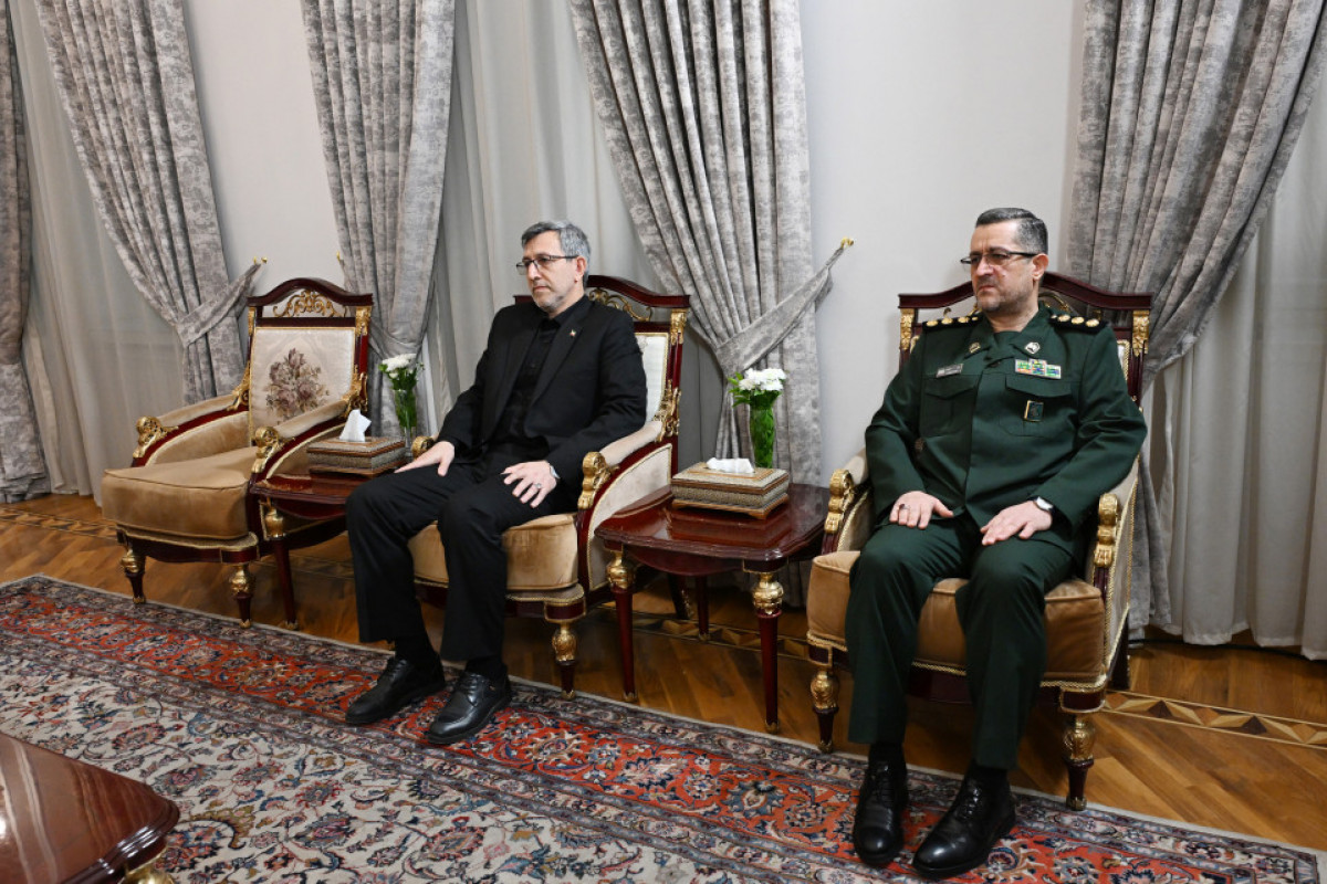 Prezident İlham Əliyev İran səfirliyində