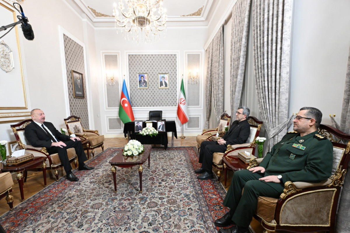 Prezident İlham Əliyev İran səfirliyində