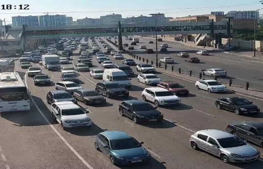 Bakıda sıxlıq olan yollar - SİYAHI 