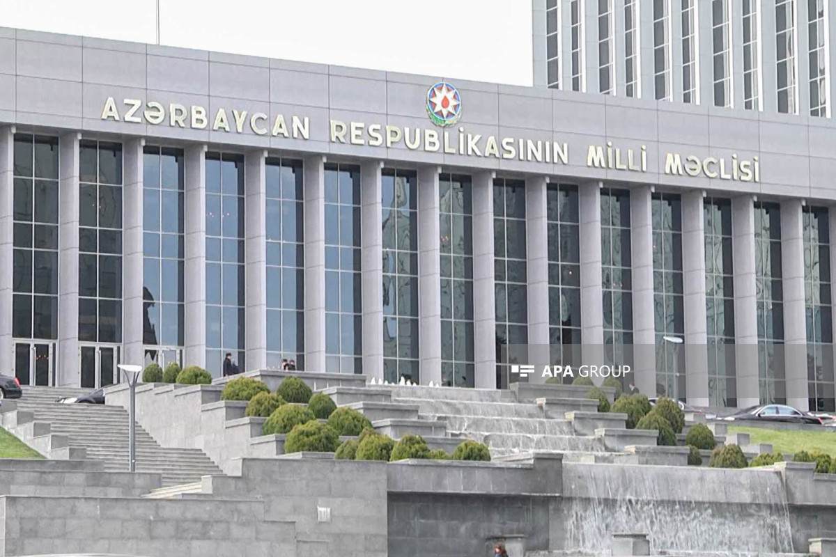 Azerbaijani Parliament congratulates President and First Lady on occasion of Independence Day