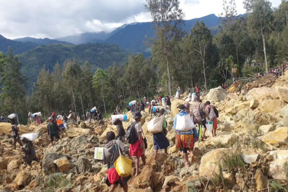 Papua-Yeni Qvineyada 300-dən çox insanın torpaq altında qalması ehtimal edilir - FOTO 
