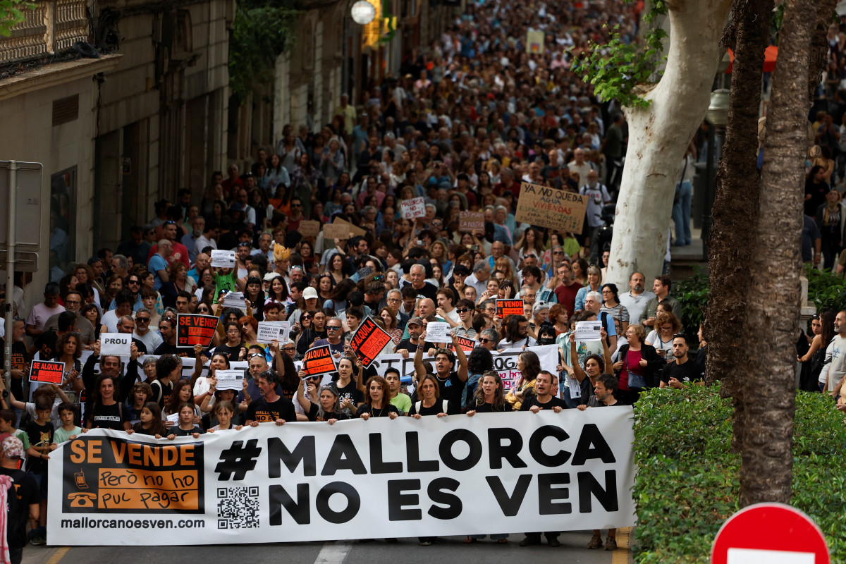 Thousands protest against mass tourism in Spain