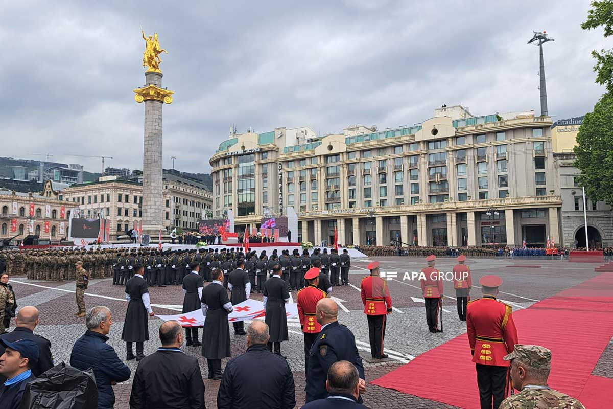 В Тбилиси проходит военный парад