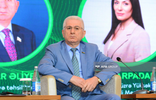 Milli Məclisin Elm və təhsil komitəsinin sədri Bəxtiyar Əliyev