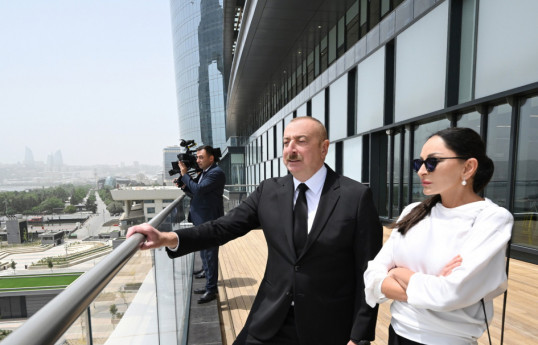 Prezident və birinci xanım “Crescent Bay” layihəsinin təqdimatı və “Crescent Mall”un açılışında iştirak ediblər - YENİLƏNİB  - FOTO 